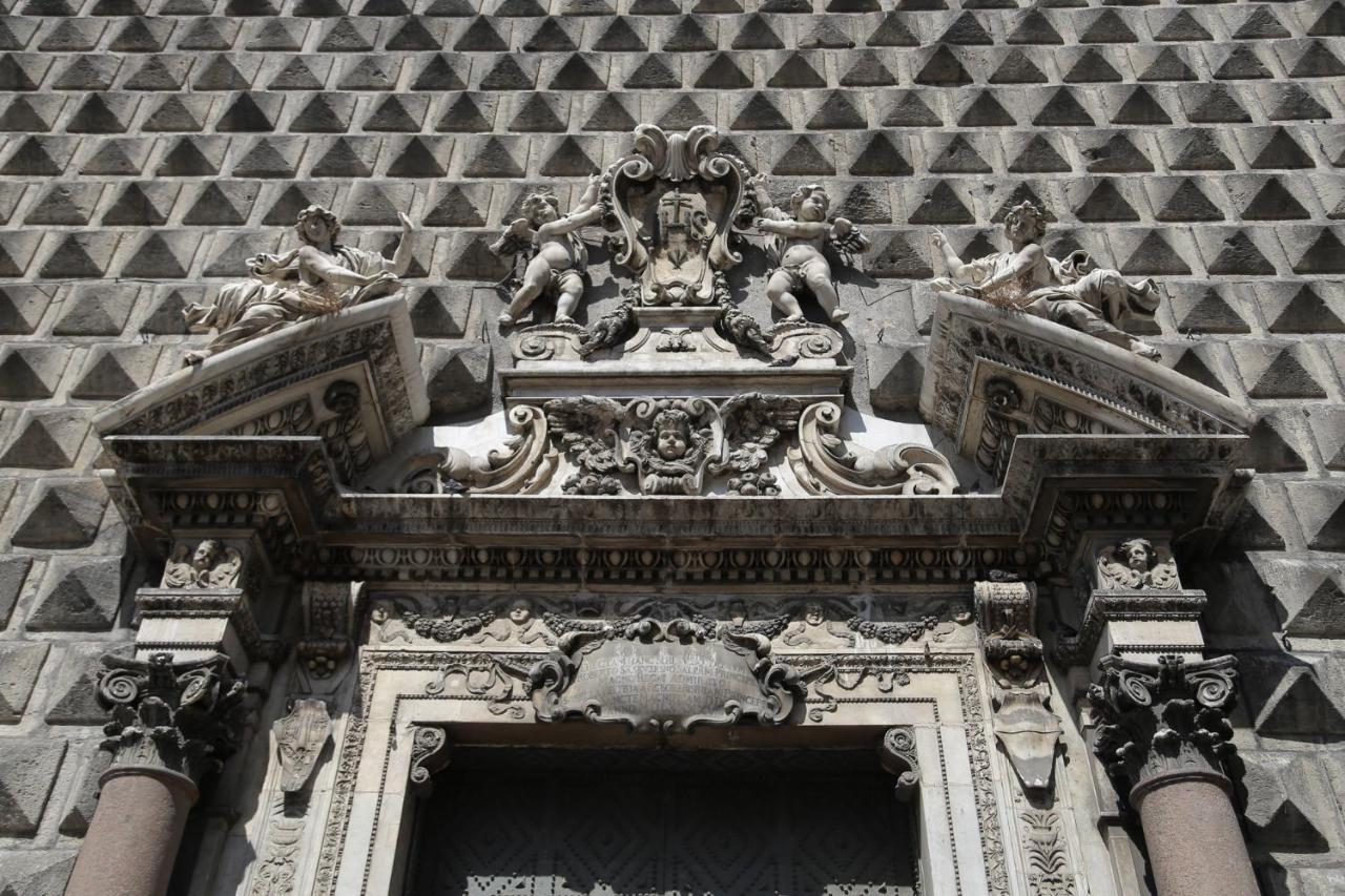 Palazzo Carafa Della Spina - Maison De Charme Napoli Eksteriør billede